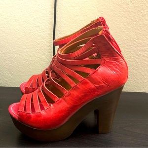 Red Wedges. Size 8.5